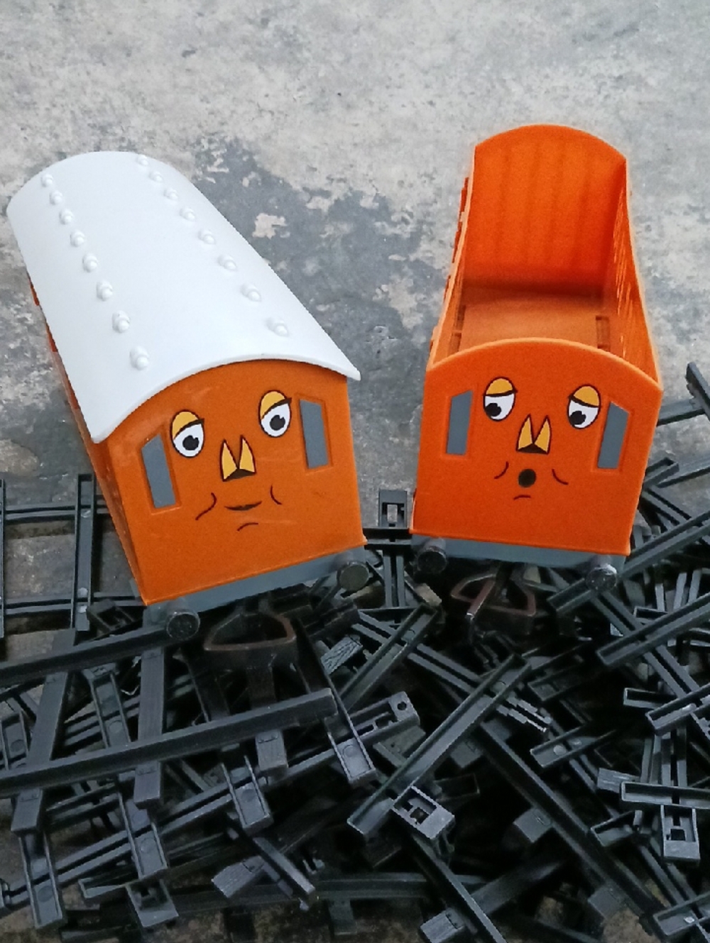 Lot Of Gullane 2019 Annie and Clarabel from the Thomas & Friends Lot With Tracks